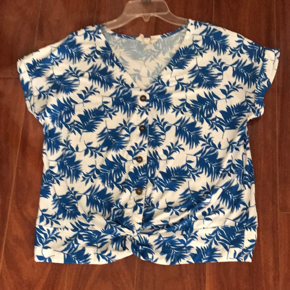 Flower & Feathers brand Blue and White Leaf Print Shirt